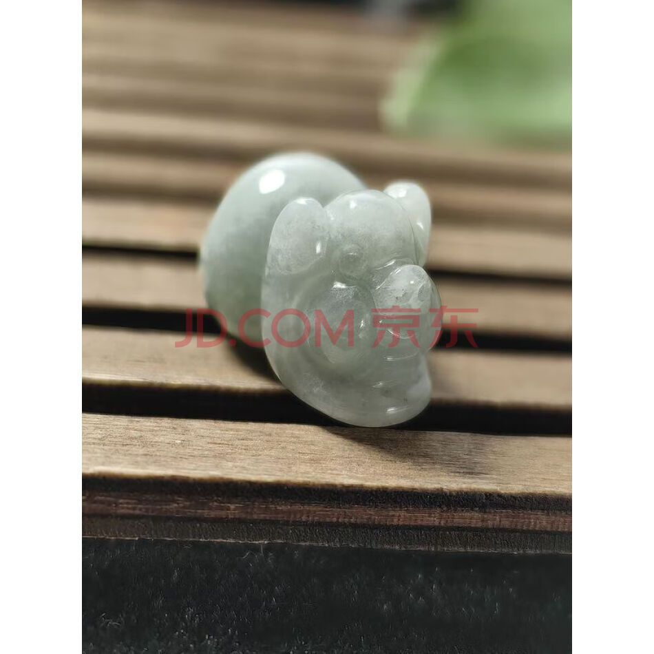 4446 天然翡翠A货飘绿福猪吊坠