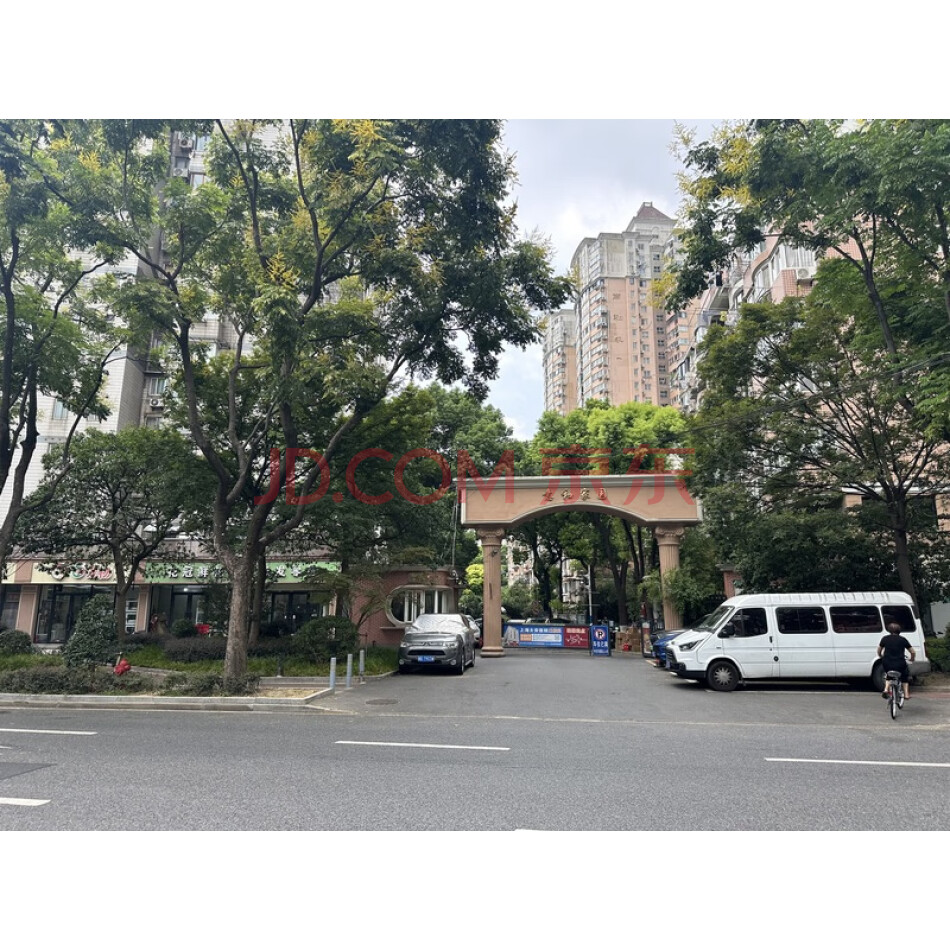 上海市虹口区株洲路258弄17号401室