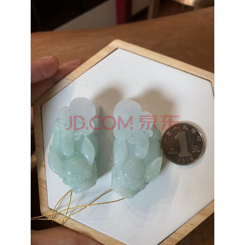 标的8:缅甸翡翠A货貔貅一对
