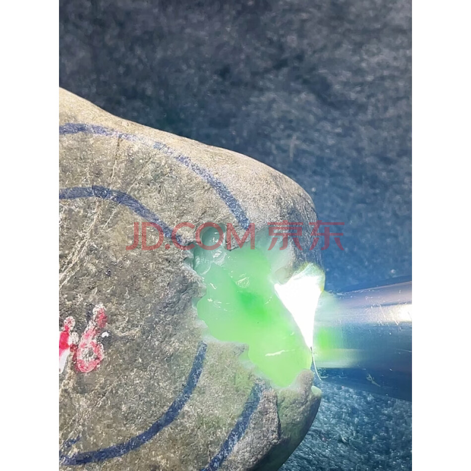JDHHRL32 缅甸天然翡翠原石一件