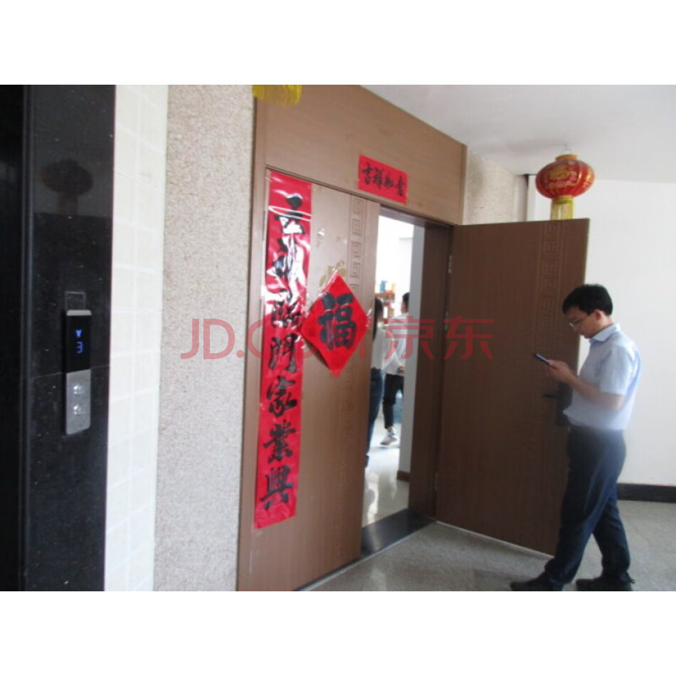 营口市鲅鱼圈区06-金鹏商贸楼21-30轴-301的一处办公房地产，面积为173.91平方米,3/6层