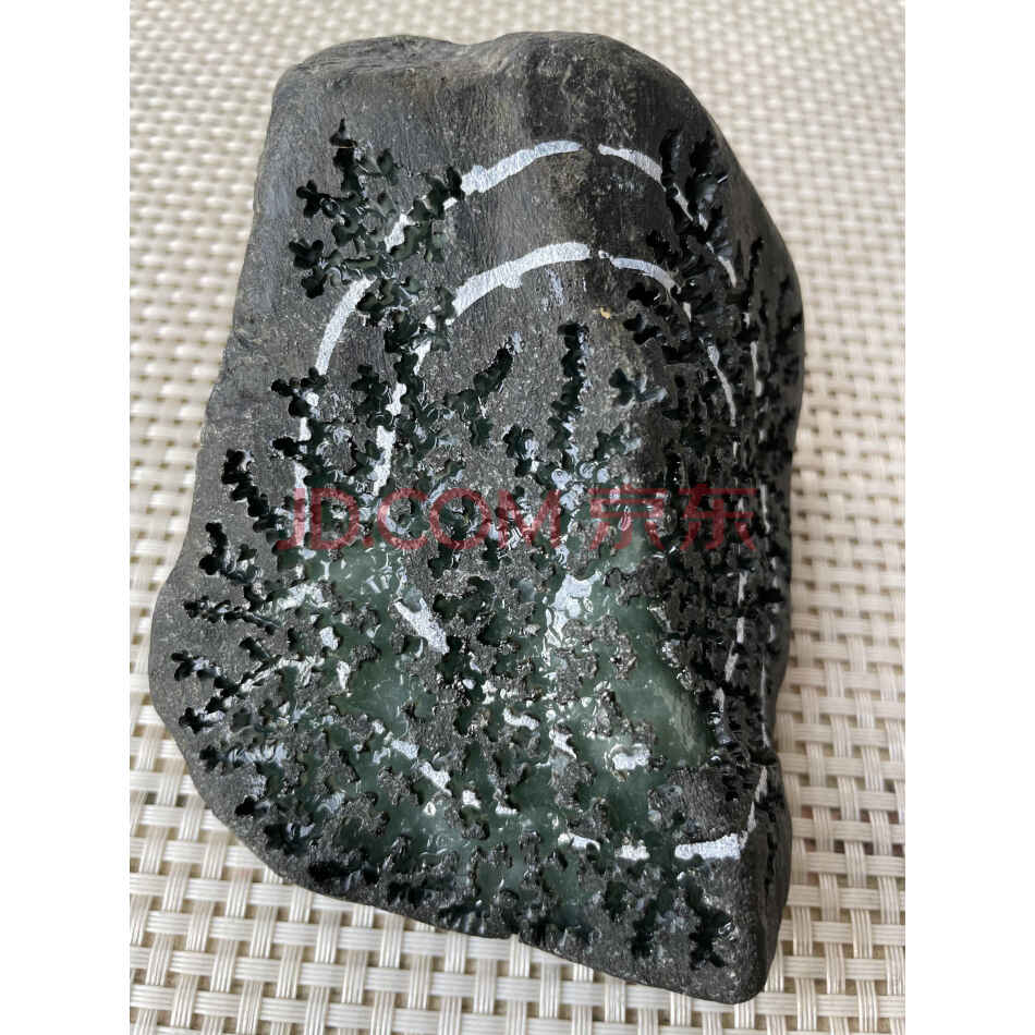  标的9  罚没缅甸翡翠原石处置  （732克） 