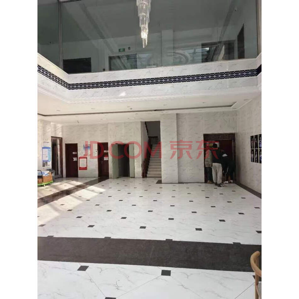 长春市高新技术开产业开发区顺达路789号：三栋房产、长春市超群街以东：两宗土地。