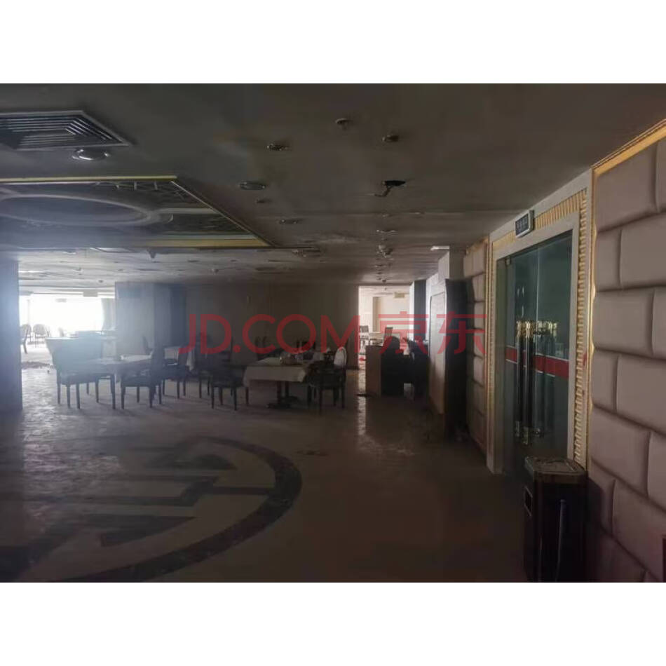 泉州市丰泽区丰泽街与田安路交叉煌星大厦中区主楼305A、305B，西区裙楼304