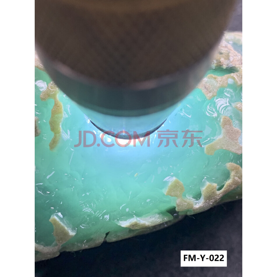 标22：缅甸天然翡翠原石一件，莫西沙场口，重量770克