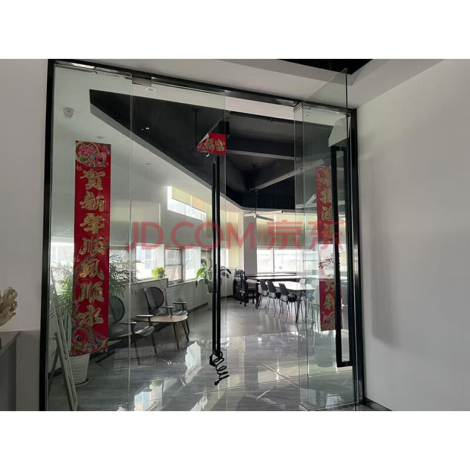 红谷滩新区赣江南大道1566号恒天时尚中心D-4#（自持）301室