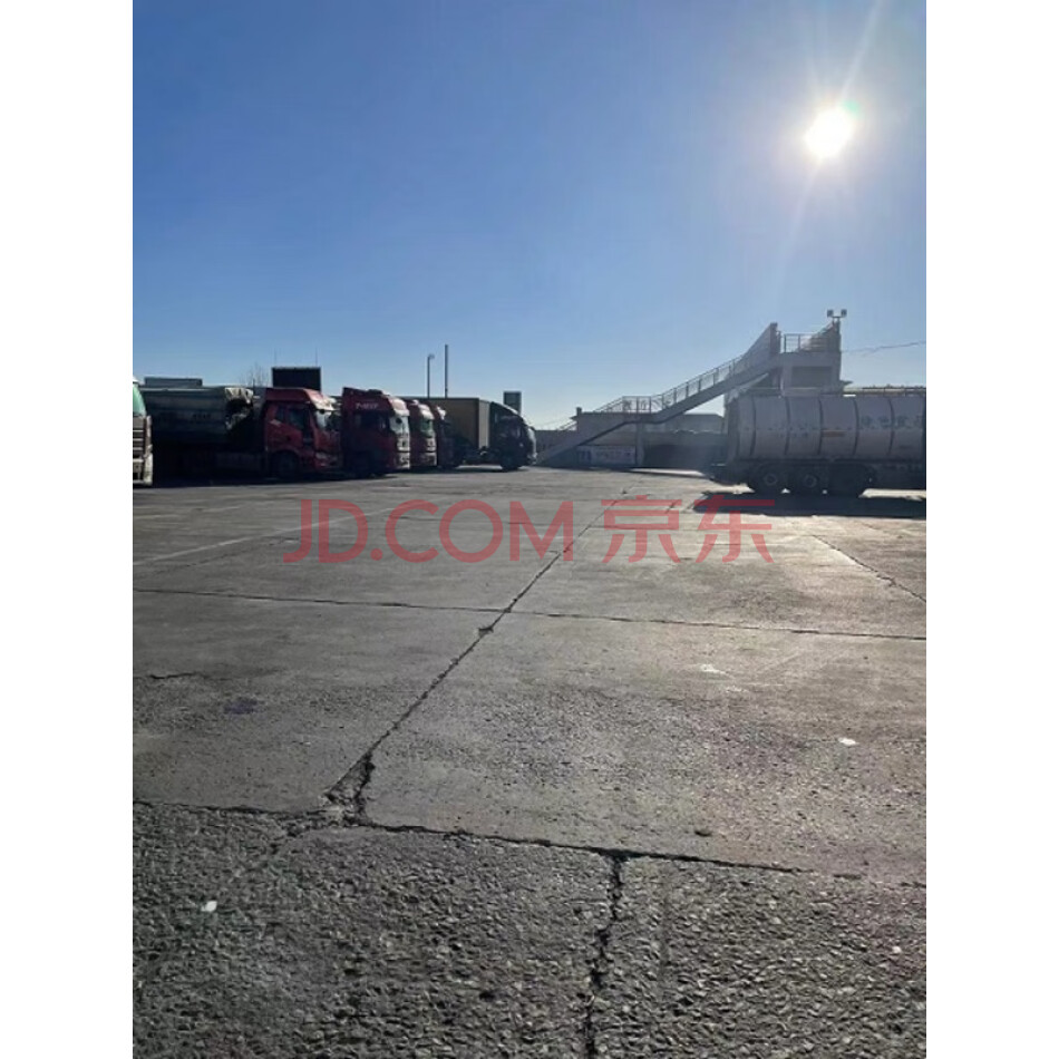 吉林省丰达高速公路服务有限责任公司享有的长平高速公路陶家屯服务区（含南北两侧）的经营权。