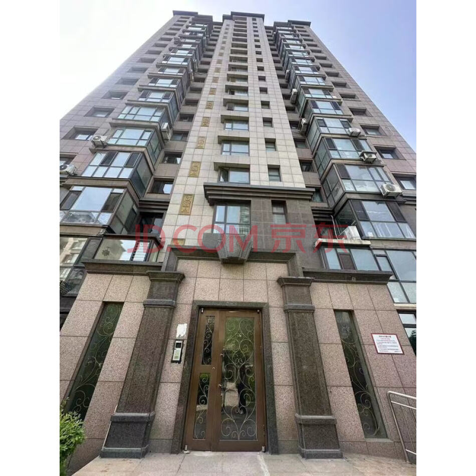 位于大连市中山区智仁街26号18跃19层2号房屋（豪森茗家）