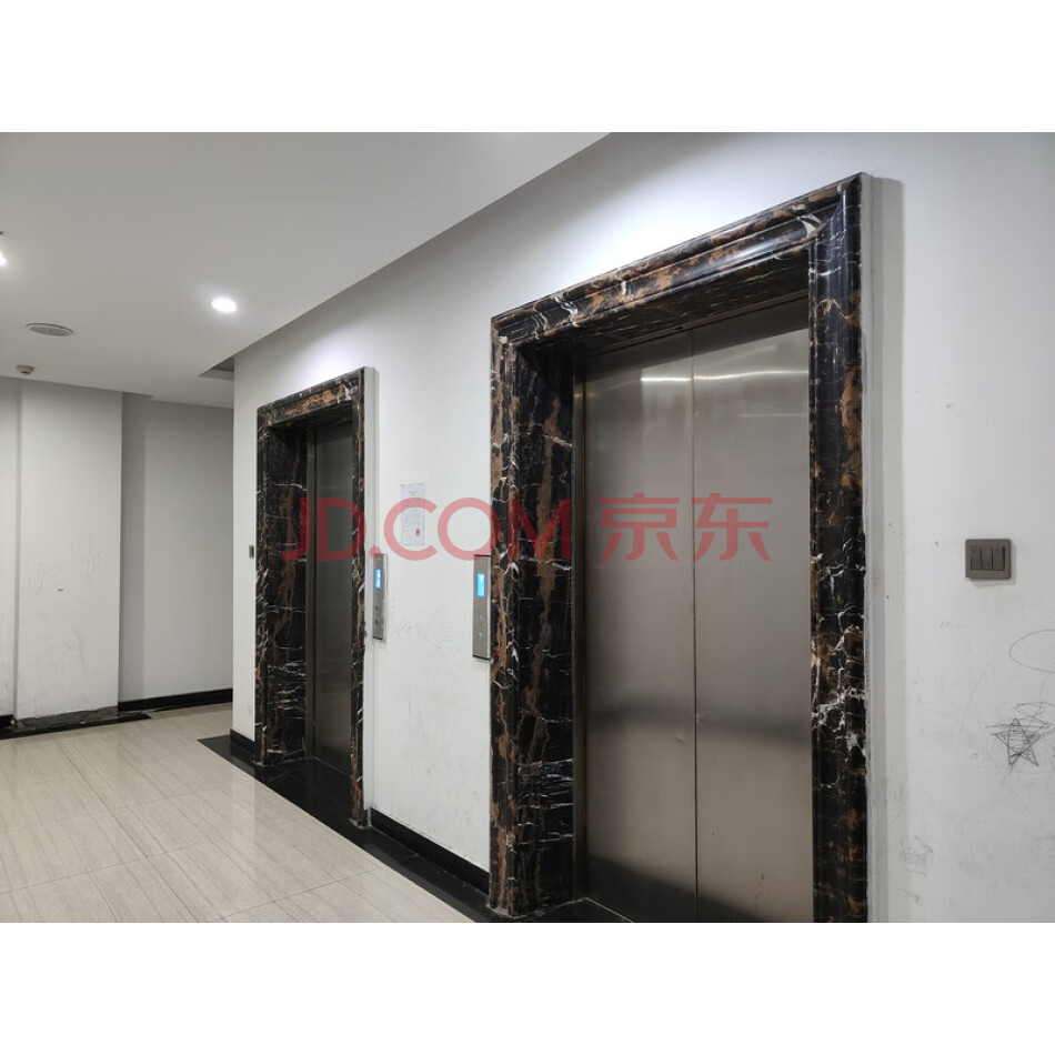坐落于江西省上饶市信州区凤凰东大道188号的二处已办理登记房产