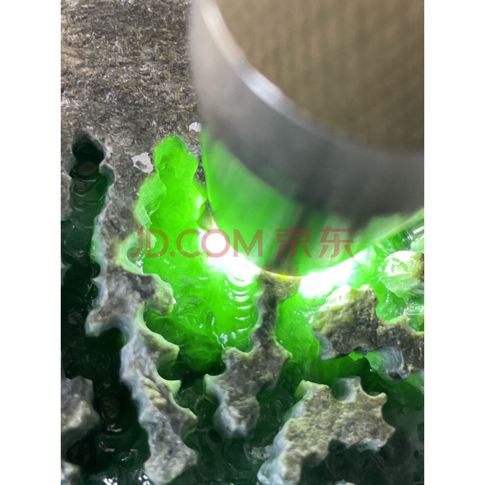  标的2   罚没缅甸翡翠原石处置  （936克） 