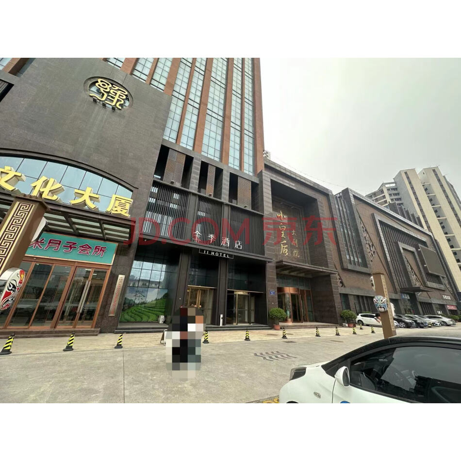 中原银行郑州中州大道支行对河南小皇后文化艺术有限公司的不良债权资产