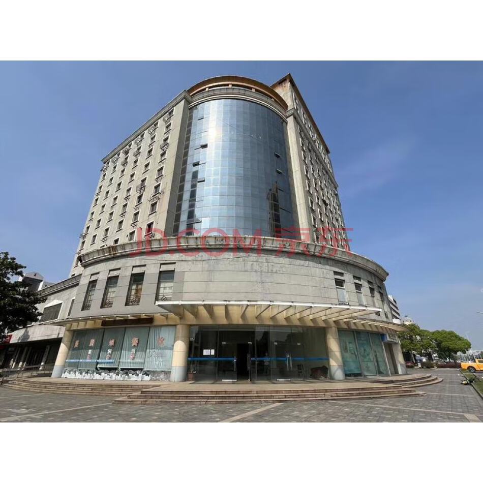 张家港市金港镇保税区北京路北侧、金港路东侧华尔润大厦第2-15层及出顶层不动产（含室内不可移动装饰装修）