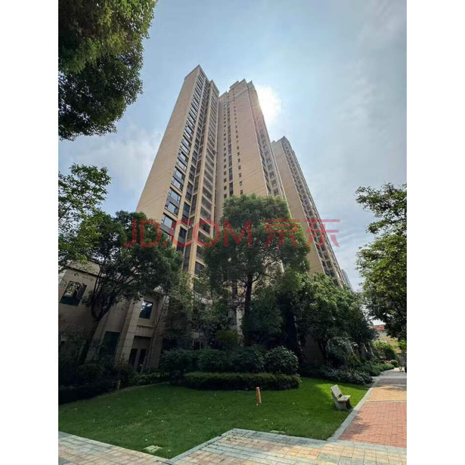惠州市惠城区东升二路1号君御花园T22栋18层02号房
