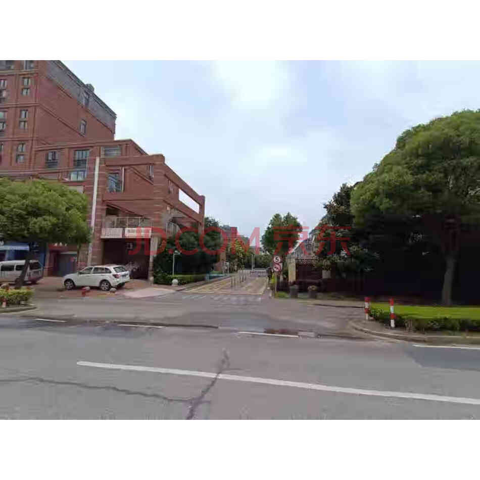 上海市金山区海盛路381弄75号605