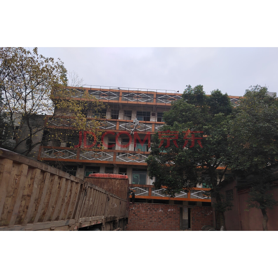 东坡区琼州路83号1-4层*号非住宅用房2年租赁权