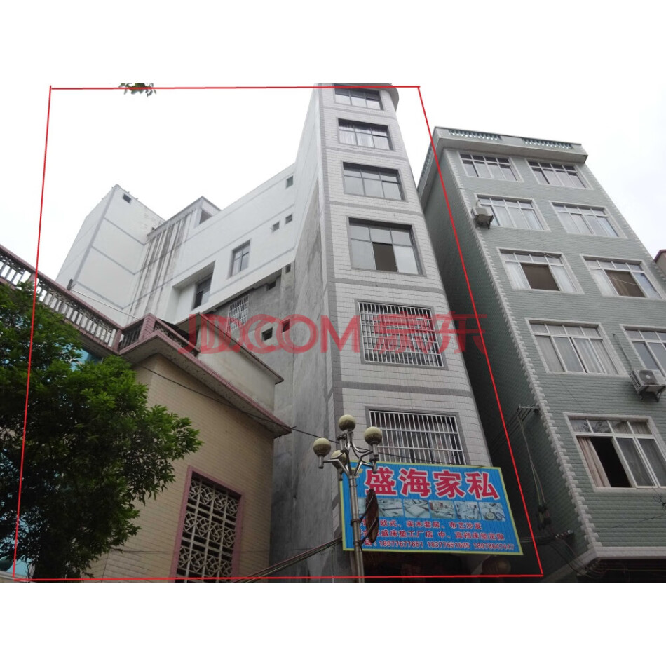 隆林县新州镇民权街34号住宅房地产 （面积：275㎡）