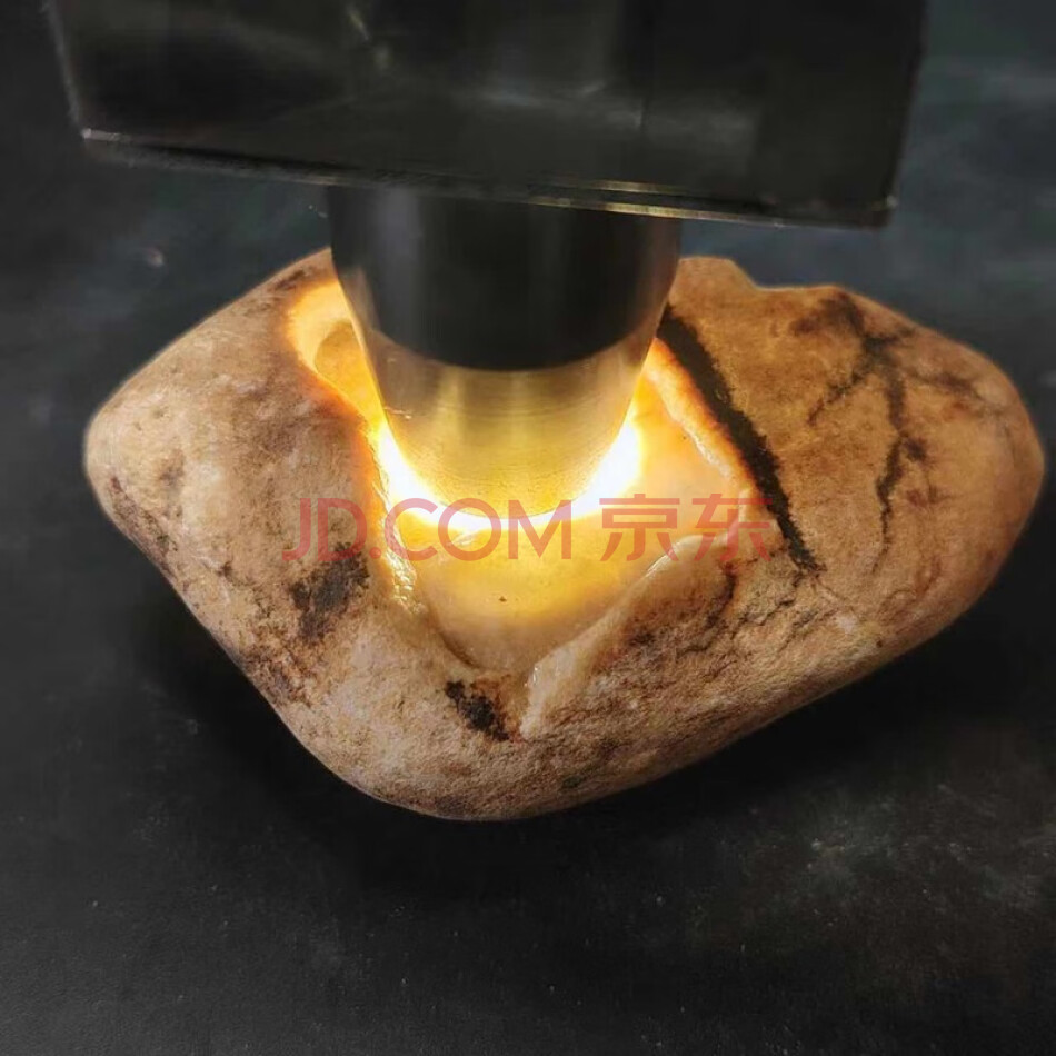 LCQY119 开窗翡翠原石一块重约114g