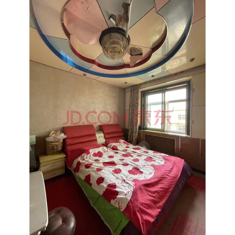 坐落于海城市海州管理区北关街利群委中街北路8栋3单元6层34号房屋。