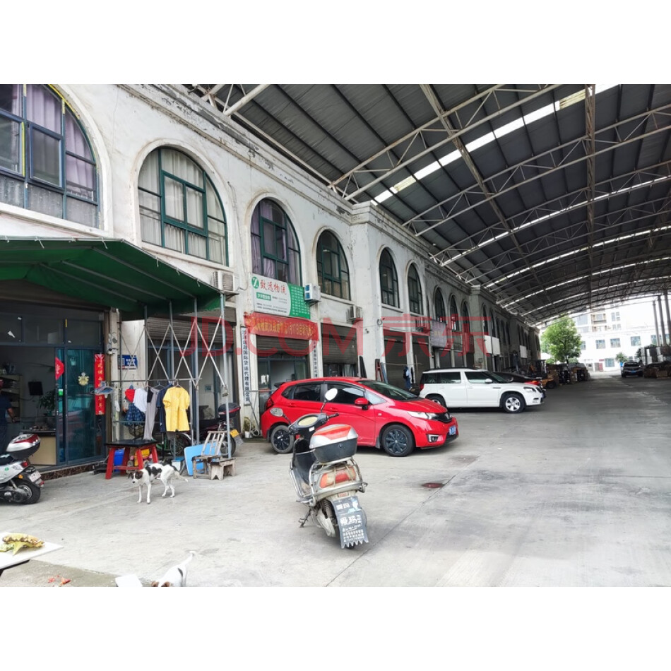 沙洋县经济开发区洪岭大道西侧（工业六路南侧）的土地使用权、仓库等