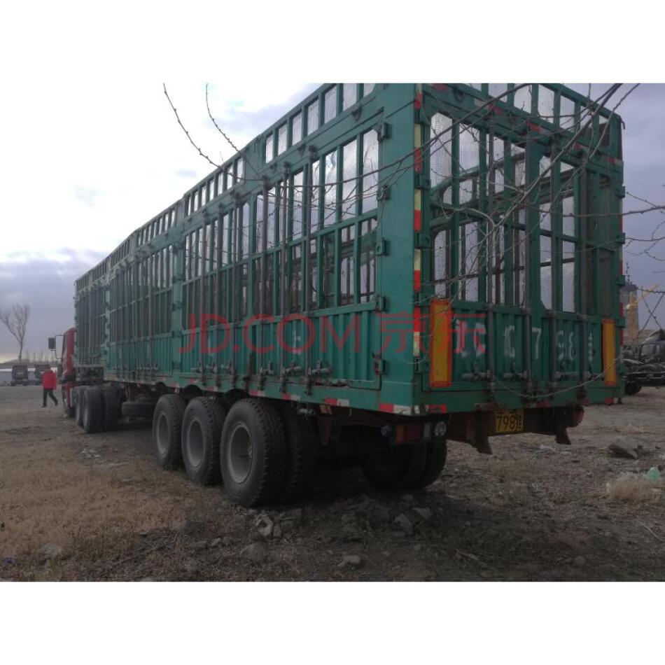 辽CB5621、辽CQ798挂