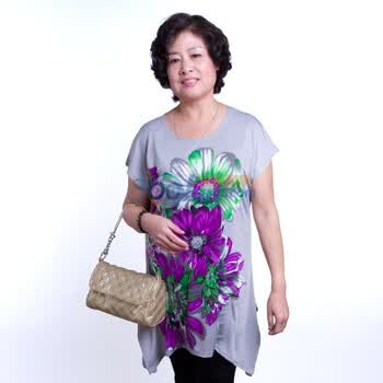 新橙美依中老年人短袖韩版T恤夏装新款服装大码加肥妈妈装中年女装5043 灰色 4XL
