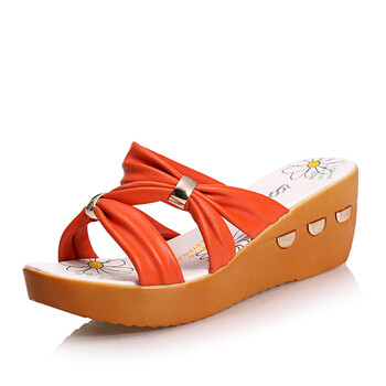 动力足2013夏季新品真皮凉拖鞋舒适坡跟罗马防水