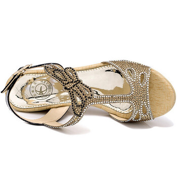 <em>爱脚丫女鞋</em>哪种好 大码女鞋牌子同款