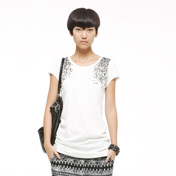 夏装2012新款 Gecom 杰衣谷 女款 不规则铆钉手绘图案泡泡袖圆领纯棉T恤01030064 本白色 XL