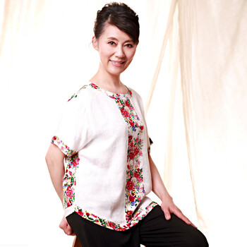 妍昆 中老年女装妈妈装夏装 民族风中老年服饰 新款老年人女装夏装 时尚短款T恤 白色 3XL