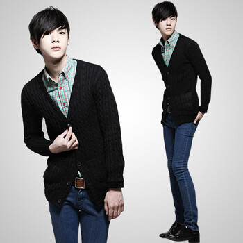 <em>男士v领</em>纯色<em>开衫</em>针织衫