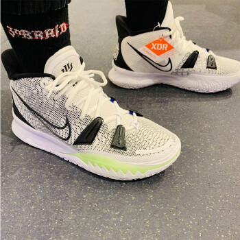 耐克nikekyrie欧文男子运动实战篮球鞋cz0143kyrie7白黑绿cq
