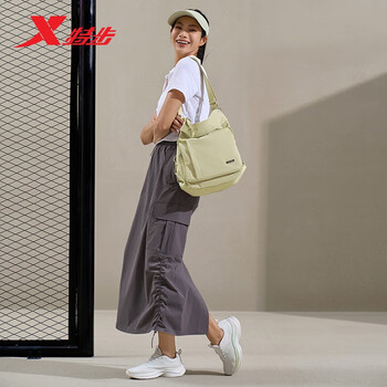 特步运动户外潮流时尚挎包876237130006 浅绿 均码