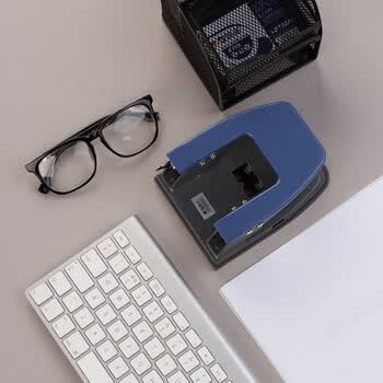 晨光（M&G）中号30页打孔器便携式双孔打孔机孔径7mm/孔距80mm带标尺蓝色V-ABS92648单个装