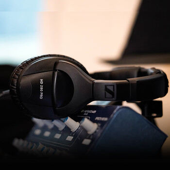 森海塞尔(SENNHEISER) HD280 Pro 头戴式有线监听耳机HIFI音乐专业录音耳机 森海塞尔(SENNHEISER) HD280 Pro 头戴式有线监听耳机HIFI音乐专业录音耳机