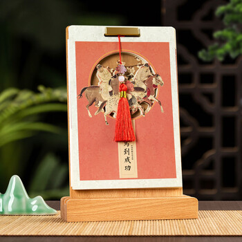 卫美国潮镂空实木台历2026高档流苏公司广告商务办公送领导办公室桌面摆件月历竖款日历企业定制logo