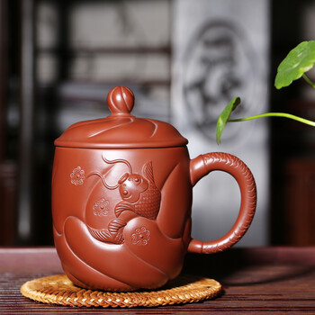
                                        紫尚紫砂杯茶杯宜兴名家纯全手工带盖可定制紫砂办公茶杯泡茶盖杯大红袍鱼化龙杯430cc                