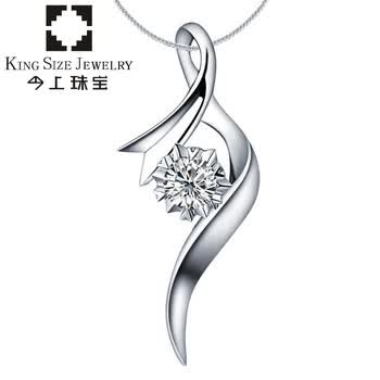 伟德bv1946官网-贵气感新年首饰品牌搭配指南