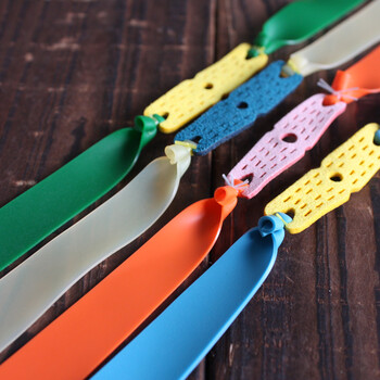 请问传统弹弓扁皮筋怎么绑,是扁皮筋,最好发个