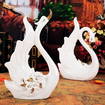 
                                                            欧琪蔓（OUQIM） 欧式摆件陶瓷天鹅家居装饰品客厅电视柜红酒架酒柜博古架摆设                