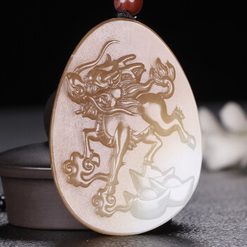 【招财纳福】新疆玉雕工艺师吴春雷作品 和田玉糖玉 麒麟送瑞 挂件 23