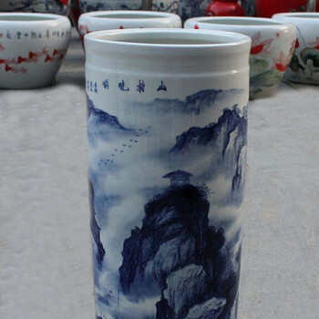 
                                        陶之念 景德镇陶瓷器花瓶 手绘釉里红瓷器箭筒字画筒书画缸插花创意摆件 山村晓韵                
