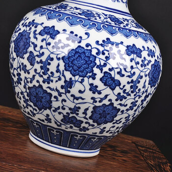 
                                                                                奋行陶瓷景德镇陶瓷器 现代时尚青花瓷花瓶装饰品摆设 工艺品家饰客厅摆件 青花缠枝莲赏瓶                