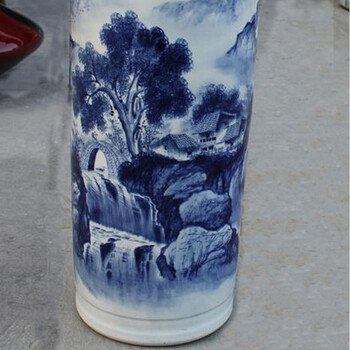 
                                        陶之念 景德镇陶瓷器花瓶 手绘釉里红瓷器箭筒字画筒书画缸插花创意摆件 山村晓韵                