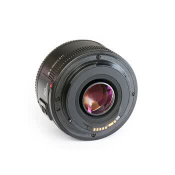 有妹纸,便宜实用的定焦头:Canon 佳能 小痰盂 50mm 1.8II