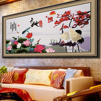 
                                        悠趣 手工绣丝带绣套件 梅花 仙鹤荷塘 客厅装饰挂画 125*65cm 天地人和 C-0156                