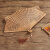 黛博拉镂空木扇 竹制中国风檀香木扇子便携式古风扇子折扇女式工艺扇礼 (精致)棕扇骨蜻蜓至合起18厘米