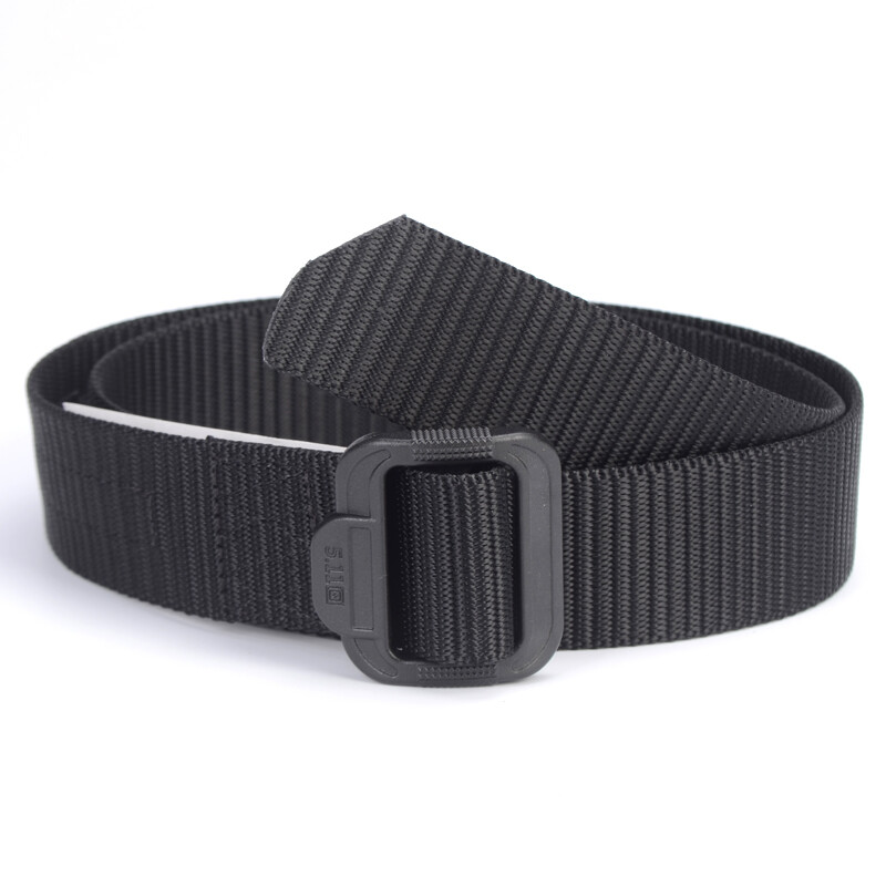 杨子姗身段反差感绝了！纤细腰身配开衩黑丝精约LOOK反而更显高档