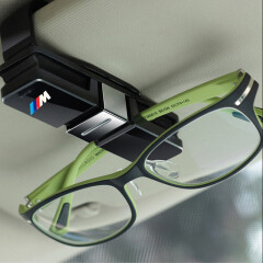 一宾（YIBIN）车载眼镜夹 多功能车用眼镜架盒 汽车用品名片停车票据收纳墨镜夹 宝马M标 白色