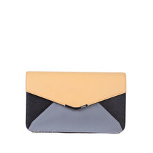 <em>Fendi</em> <em>芬迪 女士</em>牛皮<em>手包</em> 8M0311 00N78 F0K