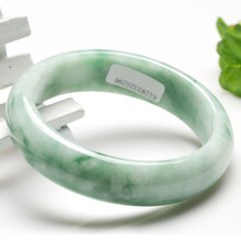 麦珠珠 阳绿翡翠手镯 飘花玉镯缅甸玉石镯子玉